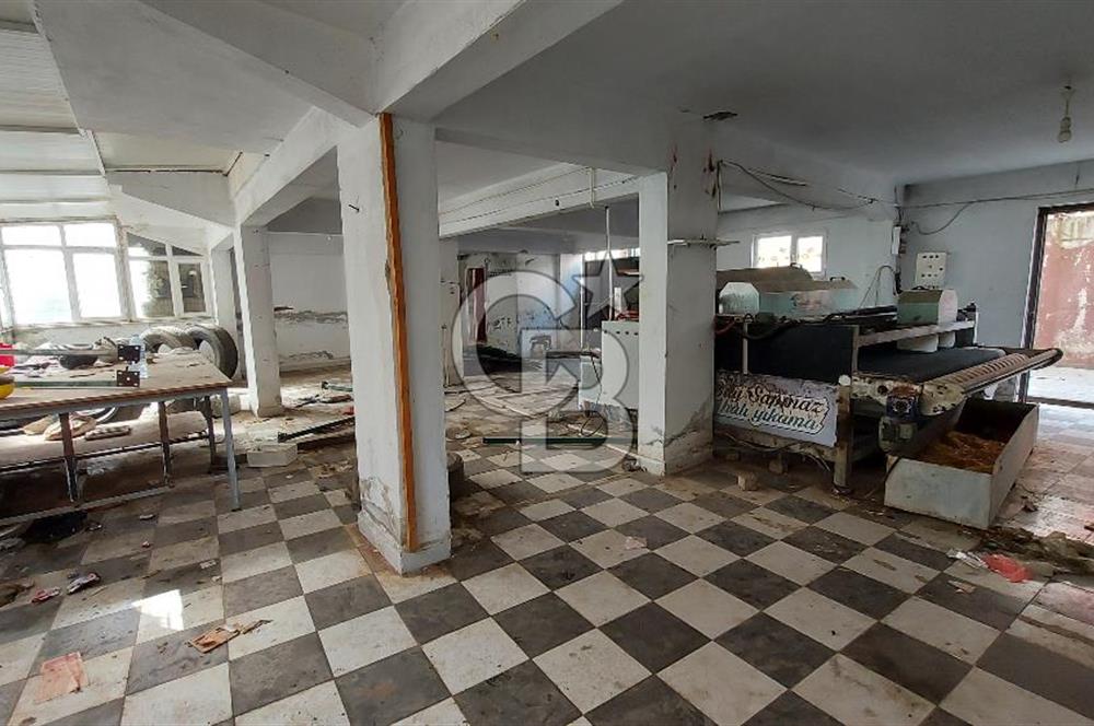 DERİNCE SIRRIPAŞA MAHALLESİ E-5'e YAKIN SATILIK DEPO VE DÜKKAN