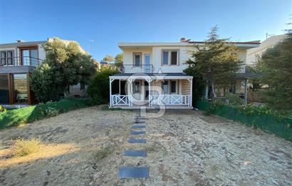 Eski Foça'nın En Güzel Manzaralı Kiralık Müstakil Bahçeli Evi