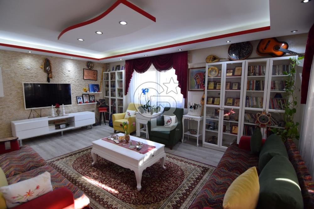 Çiğli Ataşehir Site içerisinde Satılık Tadilatlı geniş 3+1 Daire