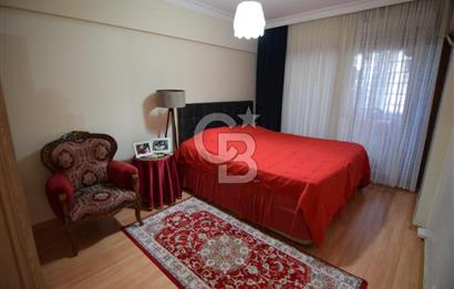 Çiğli Ataşehir Site içerisinde Satılık Tadilatlı geniş 3+1 Daire