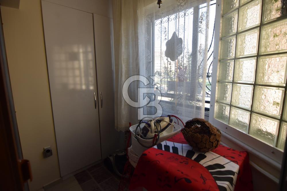 Çiğli Ataşehir Site içerisinde Satılık Tadilatlı geniş 3+1 Daire
