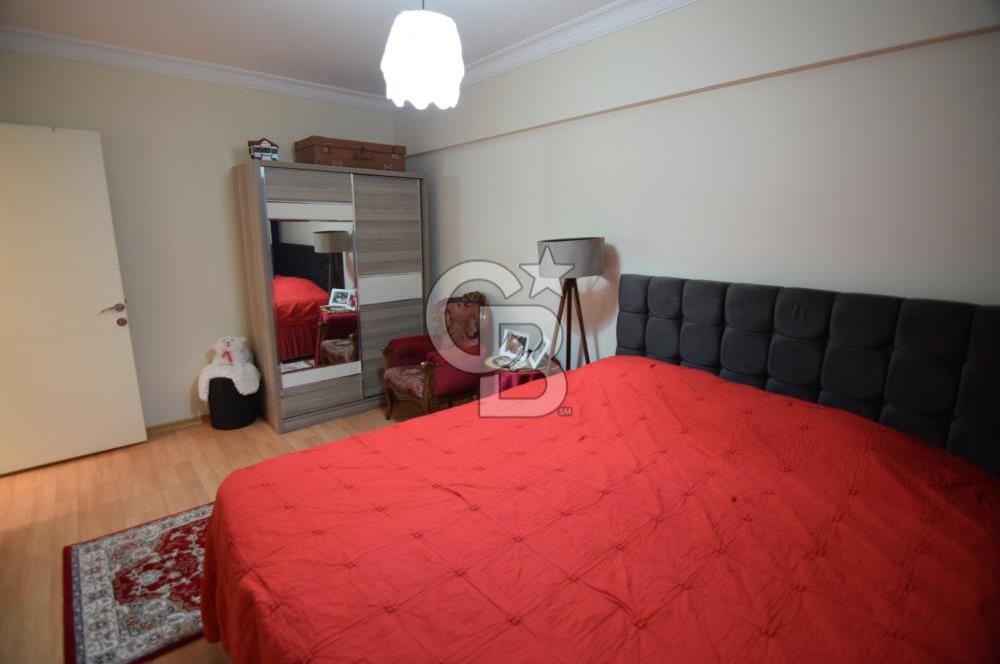 Çiğli Ataşehir Site içerisinde Satılık Tadilatlı geniş 3+1 Daire