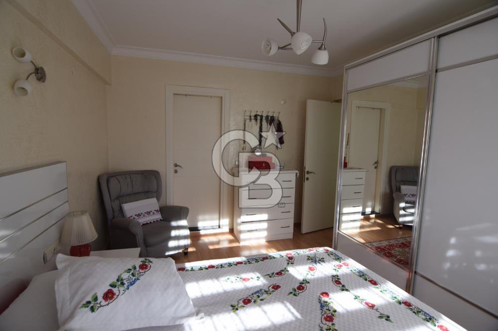 Çiğli Ataşehir Site içerisinde Satılık Tadilatlı geniş 3+1 Daire