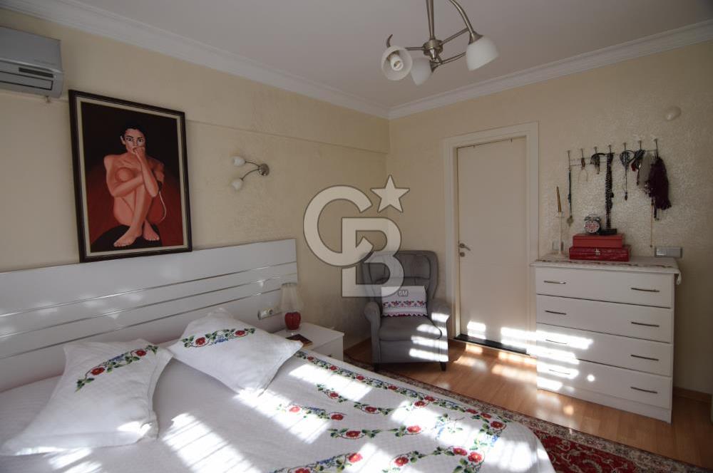 Çiğli Ataşehir Site içerisinde Satılık Tadilatlı geniş 3+1 Daire