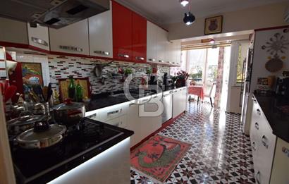 Çiğli Ataşehir Site içerisinde Satılık Tadilatlı geniş 3+1 Daire