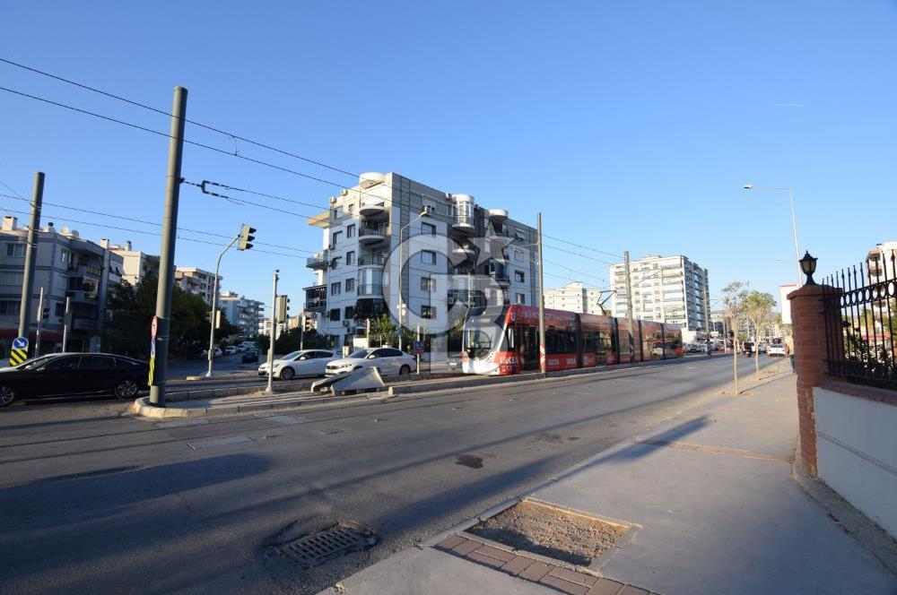 Çiğli Ataşehir Site içerisinde Satılık Tadilatlı geniş 3+1 Daire