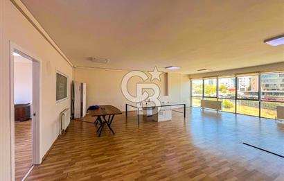 Maltepe Cevizli E-5 üzerinde Kiralık Ofis Katı