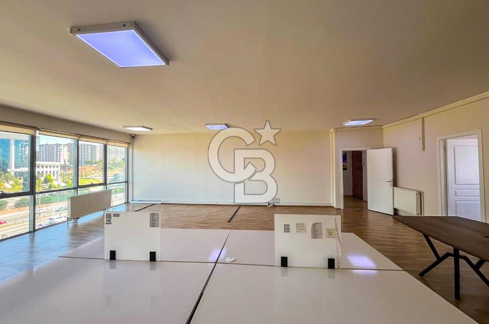 Maltepe Cevizli E-5 üzerinde Kiralık Ofis Katı