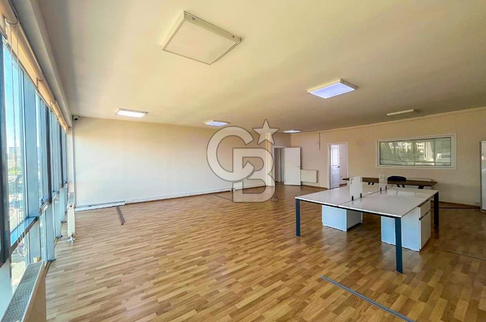 Maltepe Cevizli E-5 üzerinde Kiralık Ofis Katı