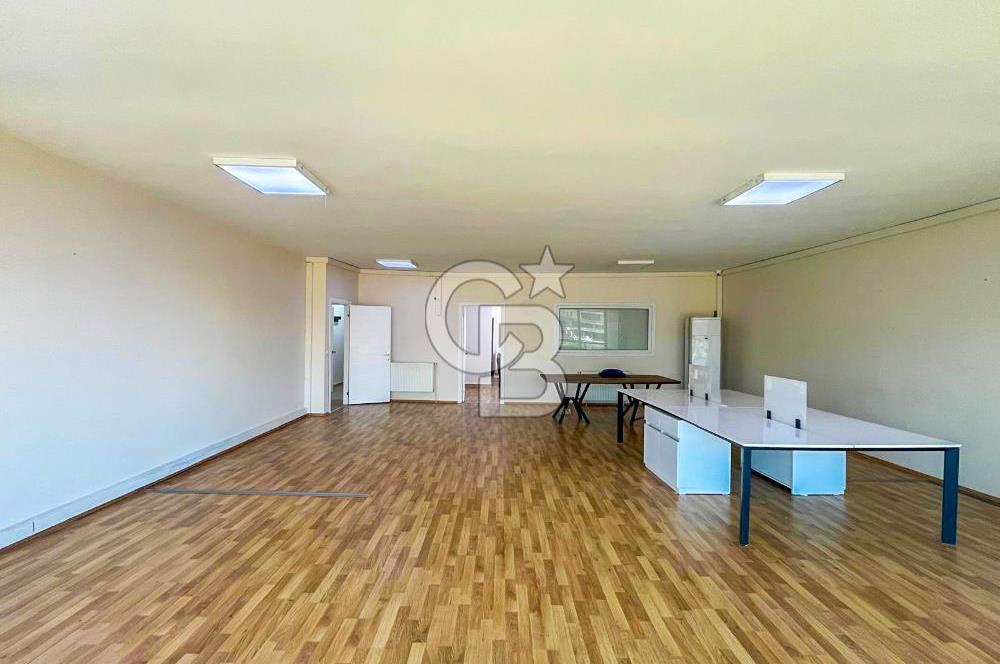 Maltepe Cevizli E-5 üzerinde Kiralık Ofis Katı
