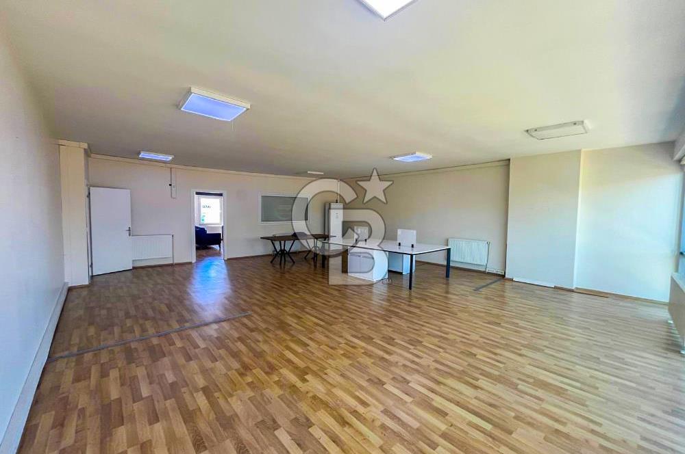 Maltepe Cevizli E-5 üzerinde Kiralık Ofis Katı