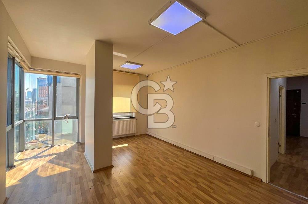 Maltepe Cevizli E-5 üzerinde Kiralık Ofis Katı
