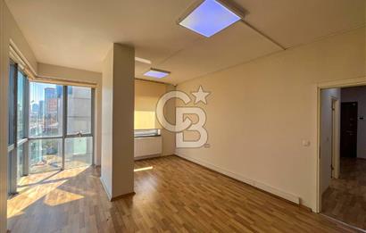 Maltepe Cevizli E-5 üzerinde Kiralık Ofis Katı