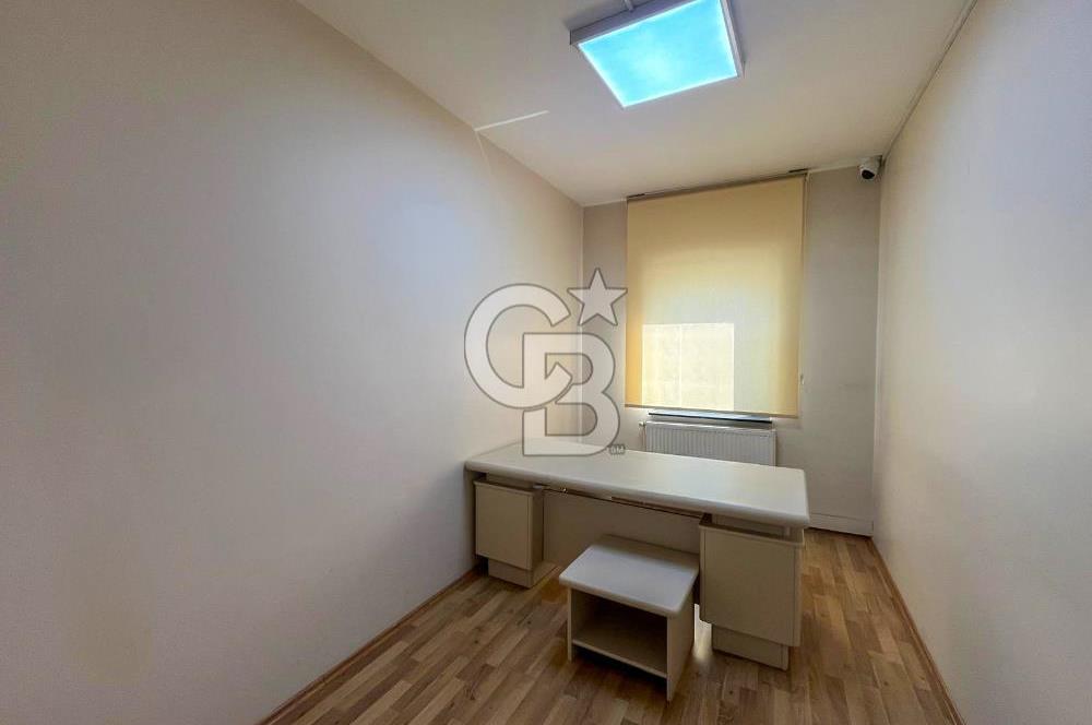 Maltepe Cevizli E-5 üzerinde Kiralık Ofis Katı