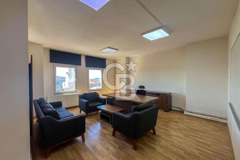 Maltepe Cevizli E-5 üzerinde Kiralık Ofis Katı