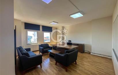 Maltepe Cevizli E-5 üzerinde Kiralık Ofis Katı