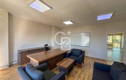 Maltepe Cevizli E-5 üzerinde Kiralık Ofis Katı