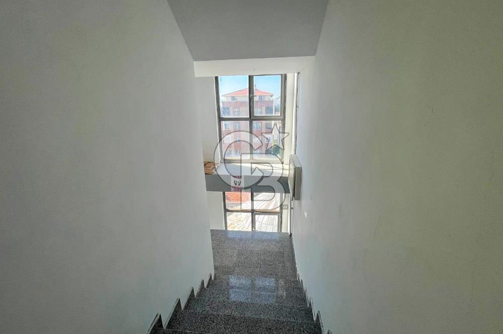 Maltepe Cevizli E-5 üzerinde Kiralık Ofis Katı