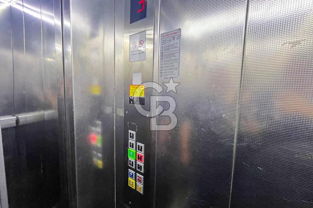 Maltepe Cevizli E-5 üzerinde Kiralık Ofis Katı