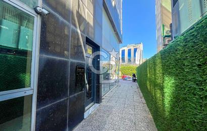 Maltepe Cevizli E-5 üzerinde Kiralık Ofis Katı