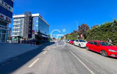 Maltepe Cevizli E-5 üzerinde Kiralık Ofis Katı