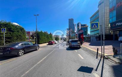 Maltepe Cevizli E-5 üzerinde Kiralık Ofis Katı