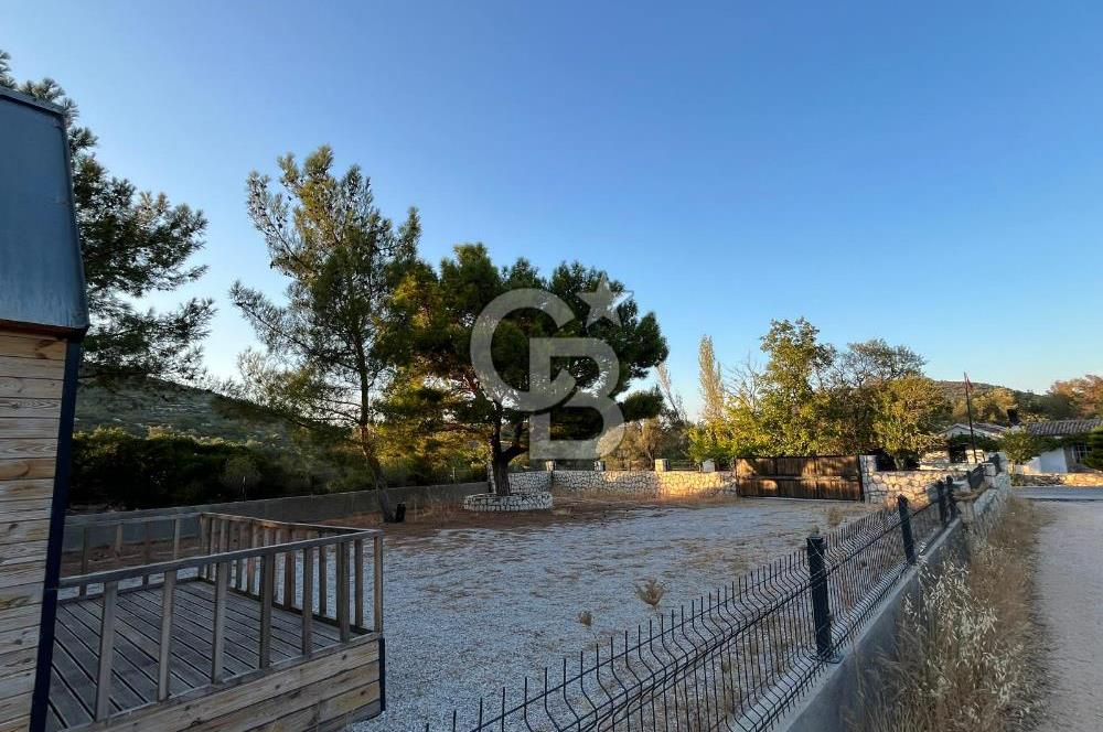 Urla'da 803 Mt2 Tarla İçerisinde Satılık 1+1 Bungalov Ev