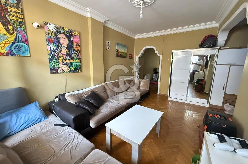ÜSKÜDAR VALİDE-İ ATİK'TE GENİŞ M2 ÇİFT ÇEPHELİ SATILIK 3+1