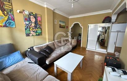 ÜSKÜDAR VALİDE-İ ATİK'TE GENİŞ M2 ÇİFT ÇEPHELİ SATILIK 3+1