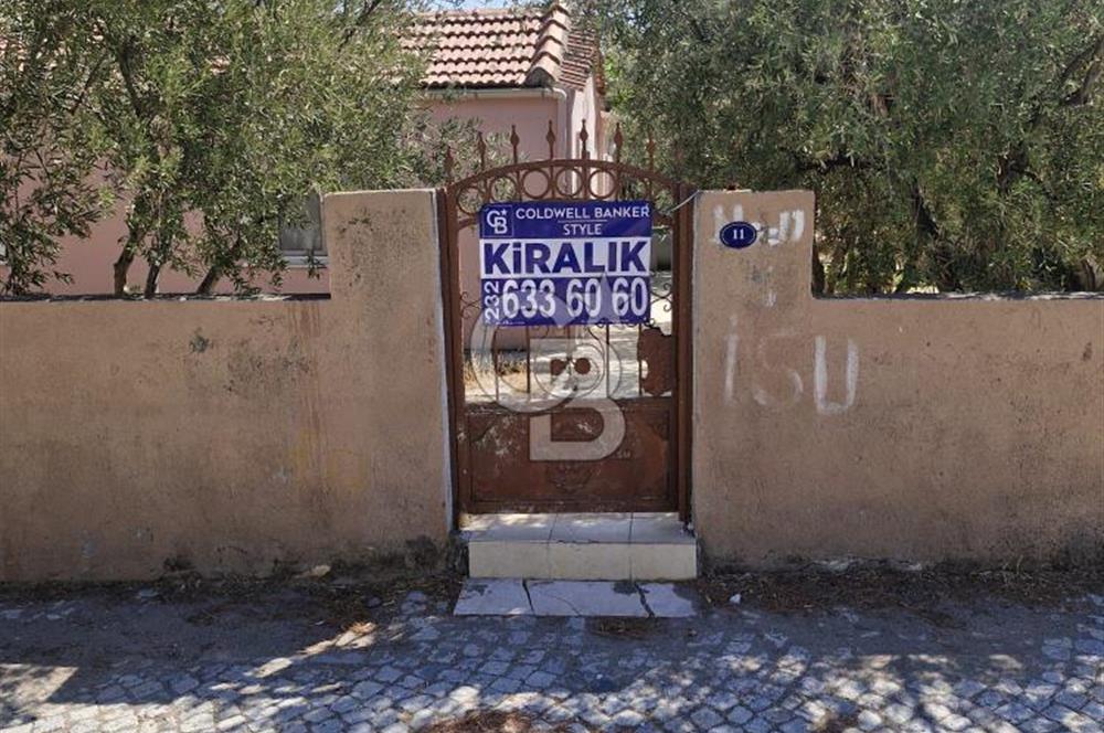ÇANDARLI'DA 2+1 EŞYALI, BAHÇELİ MÜSTAKİL EV