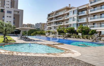 Varyant Karşıyaka Deniz ve Havuz Manzaralı Satılık 3+1 Daire