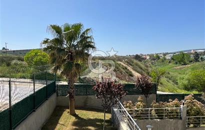 GAZİEMİR BEYAZEVLER ŞAHİPARK SİTESİ SATILIK 2+1 GENİŞ DAİRE