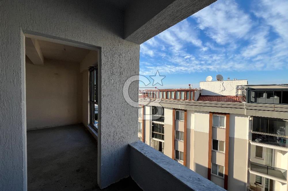 ÇANAKKALE BARBAROS MAHALLESİNDE CADDE ÜZERİ 2+1 SATILIK DAİRE