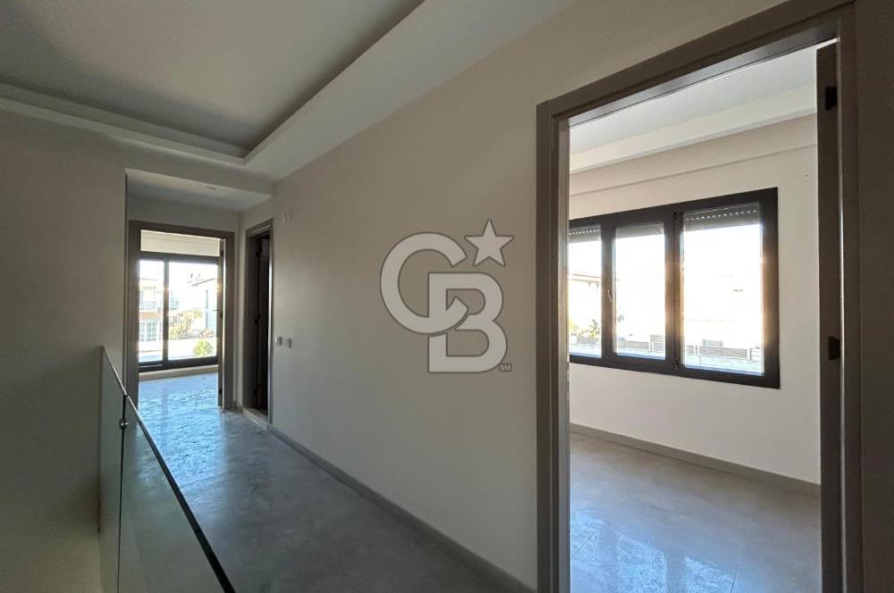 Ayvalık Küçükköy'de Satılık Sıfır 4+1 İkiz Villa