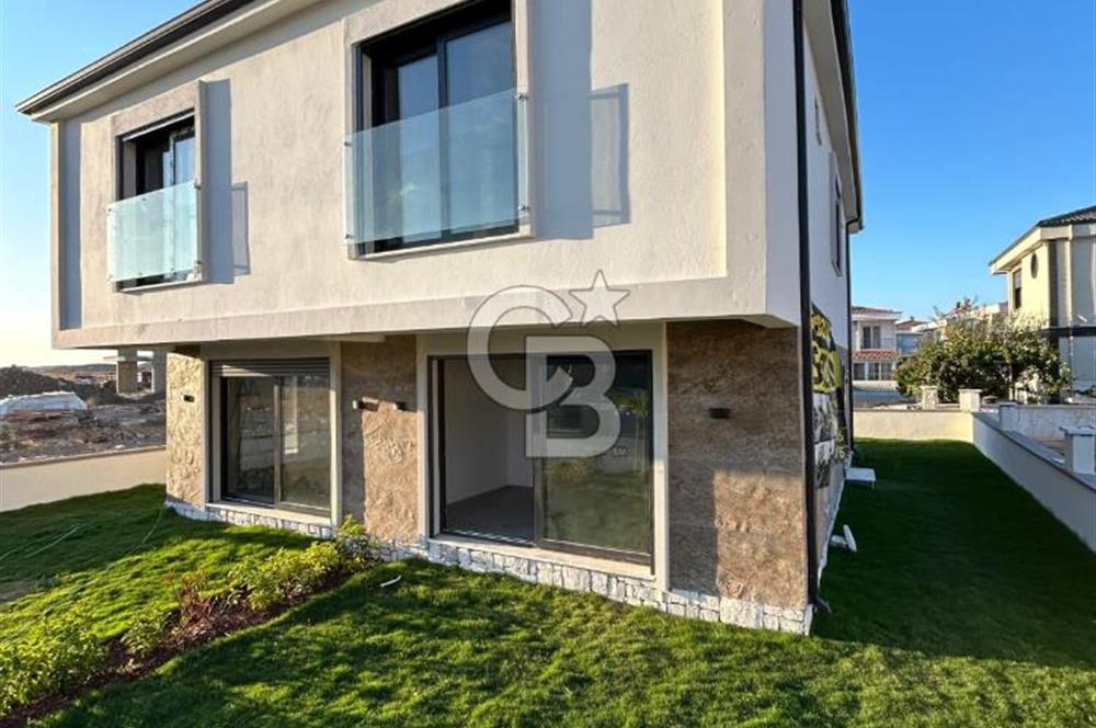 Ayvalık Küçükköy'de Satılık Sıfır 4+1 İkiz Villa