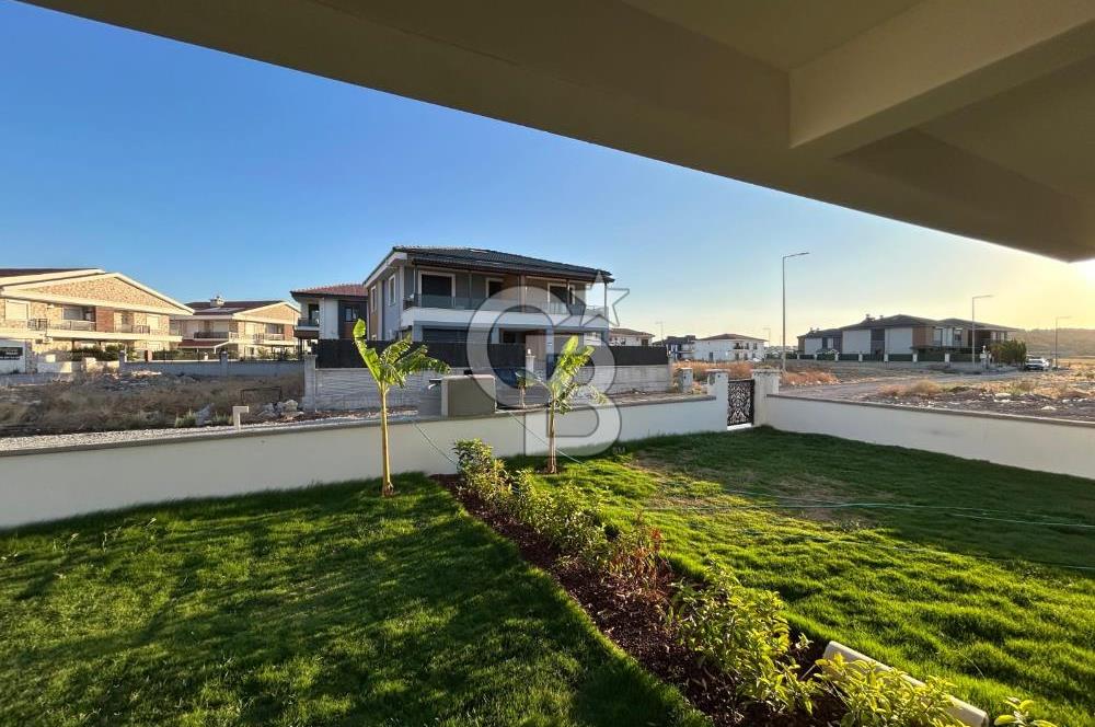 Ayvalık Küçükköy'de Satılık Sıfır 4+1 İkiz Villa