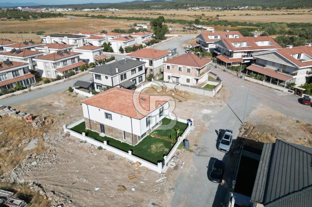 Ayvalık Küçükköy'de Satılık Sıfır 4+1 İkiz Villa