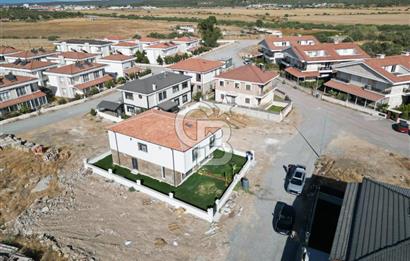 Ayvalık Küçükköy'de Satılık Sıfır 4+1 İkiz Villa