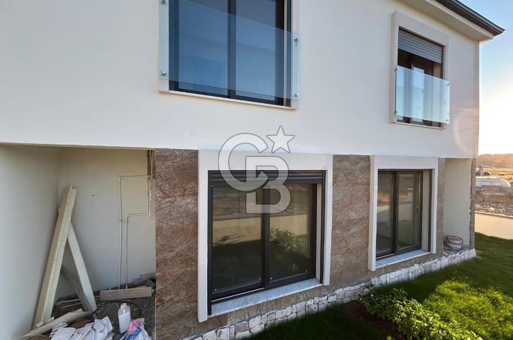 Ayvalık Küçükköy'de Satılık Sıfır 4+1 İkiz Villa
