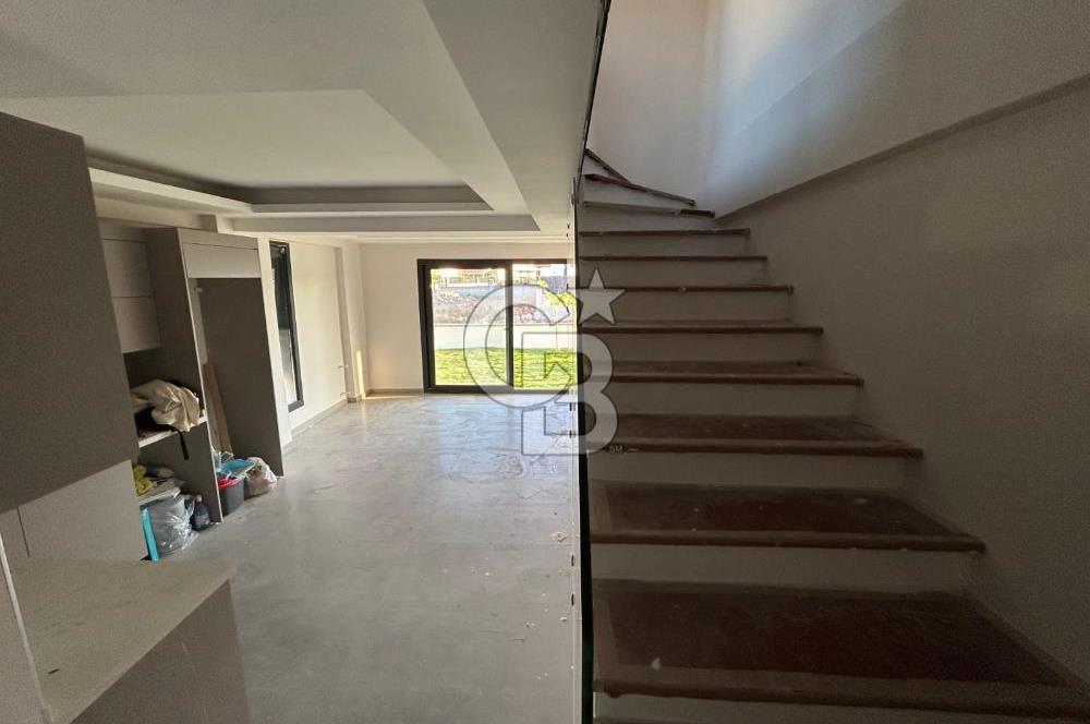 Ayvalık Küçükköy'de Satılık Sıfır 4+1 İkiz Villa