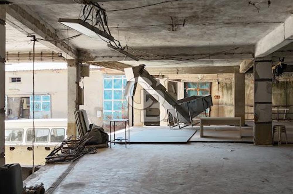 BORNOVA KARAÇAM'DA KOMPLE SATILIK FABRİKA VE DEPO BİNASI