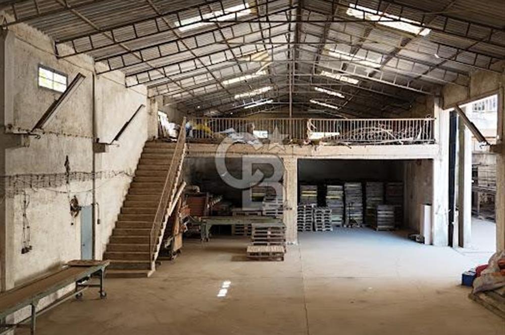 BORNOVA KARAÇAM'DA KOMPLE SATILIK FABRİKA VE DEPO BİNASI