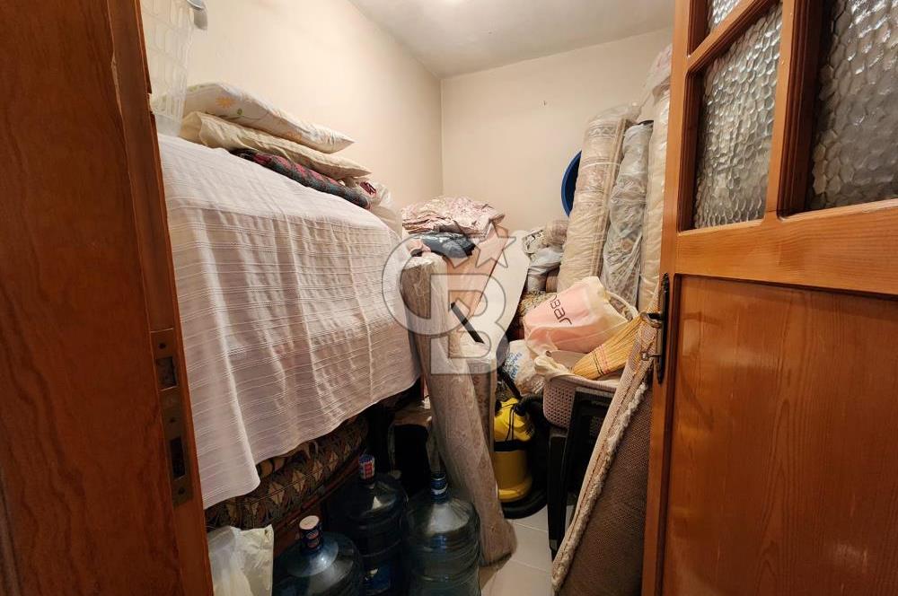 BORNOVA ÇAMDİBİ'NDE KOMPLE SATILIK BİNA