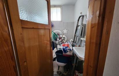 BORNOVA ÇAMDİBİ'NDE KOMPLE SATILIK BİNA