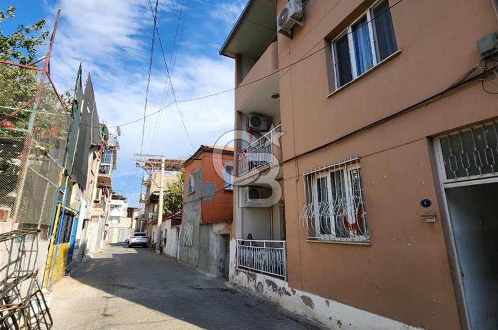 BORNOVA ÇAMDİBİ'NDE KOMPLE SATILIK BİNA