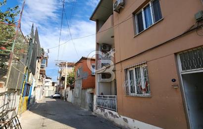 BORNOVA ÇAMDİBİ'NDE KOMPLE SATILIK BİNA