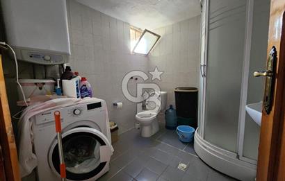 BORNOVA ÇAMDİBİ'NDE KOMPLE SATILIK BİNA