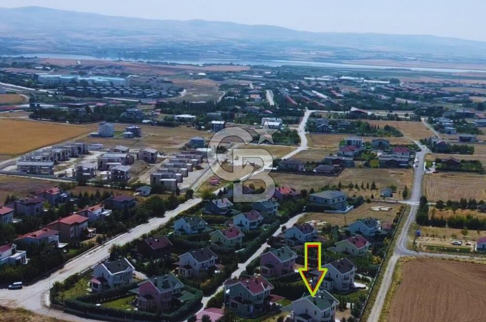 GÖLBAŞI KARŞIYAKA’DA EŞSİZ VİLLA 