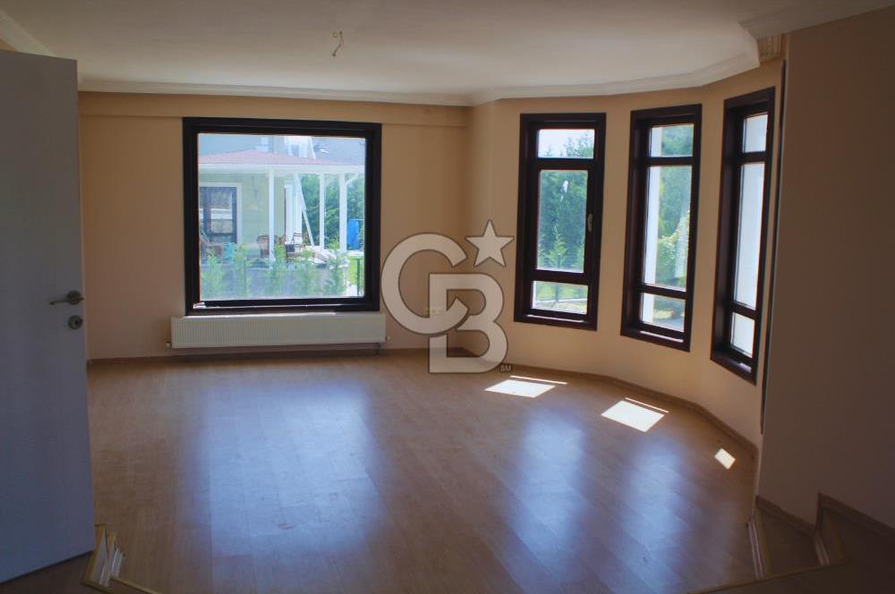 GÖLBAŞI KARŞIYAKA’DA EŞSİZ VİLLA 