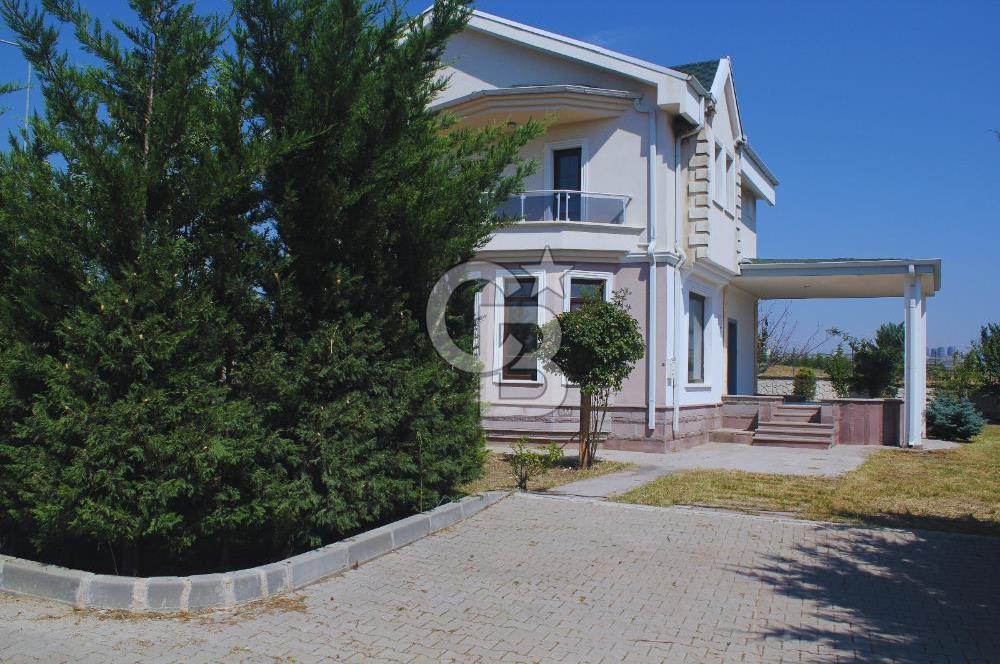 GÖLBAŞI KARŞIYAKA’DA EŞSİZ VİLLA 